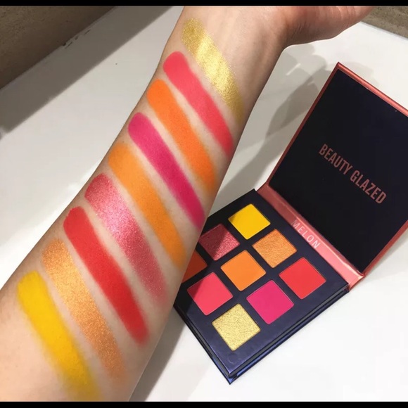 Melon Makeup Palette ❤️ - Picture 1 of 1